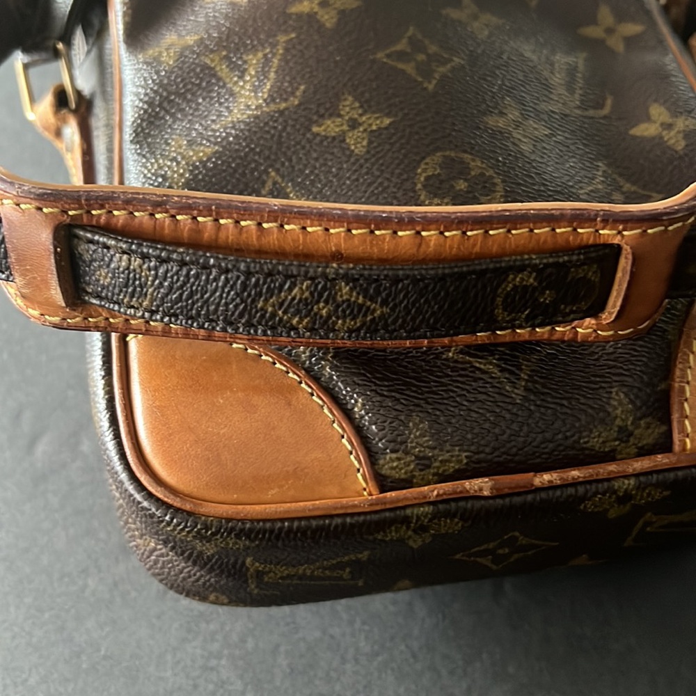 Louis Vuitton Danube Crossbody Handbag - Picture 7 of 9
